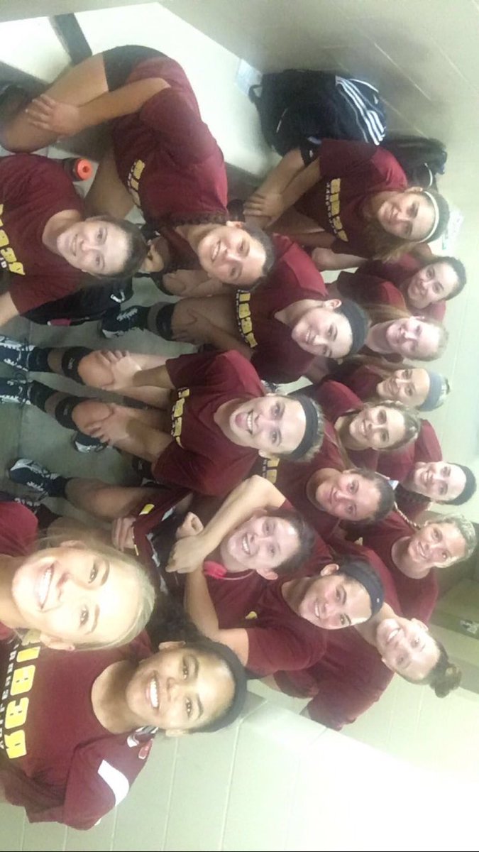 vic_godfroy's tweet photo. So insanely lucky to be traveling and playing alongside of these 17 wonderful lady babies  #gameday https://t.co/7KpnSbigk5