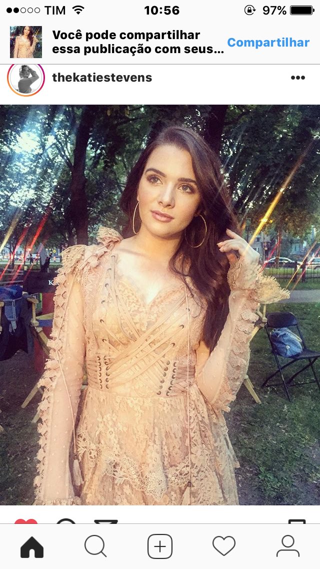 fakingitype's tweet photo. Yvette comentando a foto da Katie e o que vem na cabeça automaticamente ? 😭💙

@thekatiestevens @YvetteMonreal https://t.co/uyAYz5Bhqw