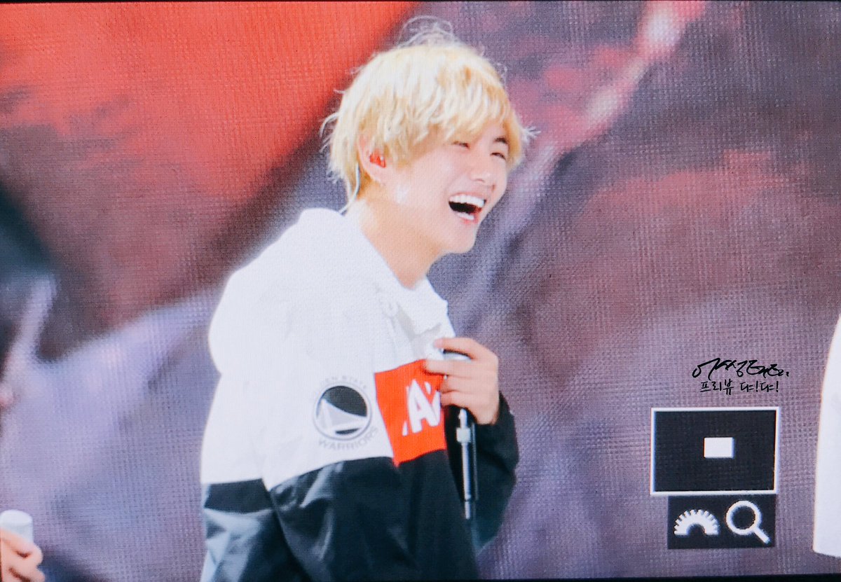 ASOMETAETAE1230's tweet photo. 170902 
#뷔 #태형 #방탄소년단 
해맑은 태형이🐯💜
@BTS_twt https://t.co/7p0HNkMBI6
