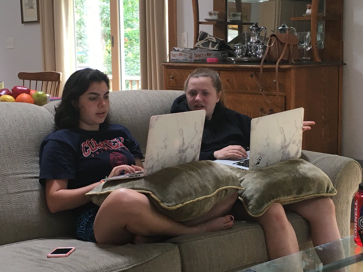 GHGPeriod's tweet photo. #GHGP #Vacation Work first, then beach! #Volunteers #Morning #laptops #sisters #beach #vacay https://t.co/iRRSJDgEtD
