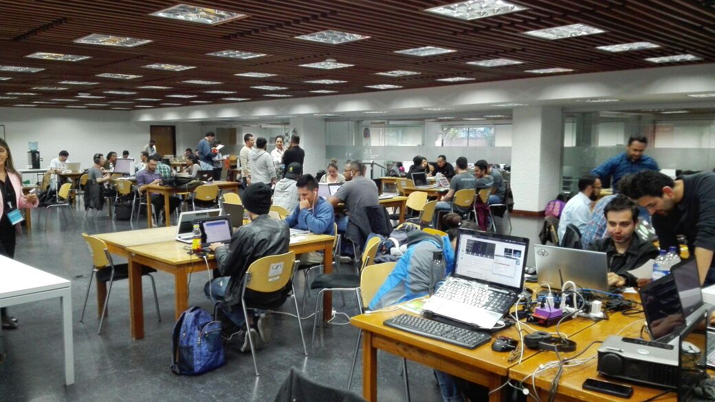 CdtCreatic's tweet photo. La empresa Caucana Sadmin SAS empresa #CreaTic presente en #Participathon2017  la "1era Hackathon en servicios públicos" en Bogotá. https://t.co/kiY4kdXoDO
