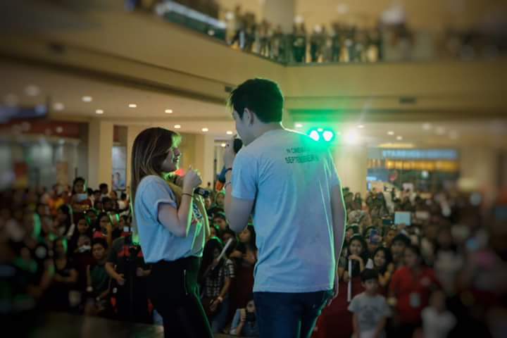 JulianEllaOFC's tweet photo. Thank you, Robinsons Place Malolos! Magkita-kita naman tayo sa SM CITY CEBU tomorrow! #FGFBNationwideTour #FGFB4DaysToGo https://t.co/XjiTdvEt5T