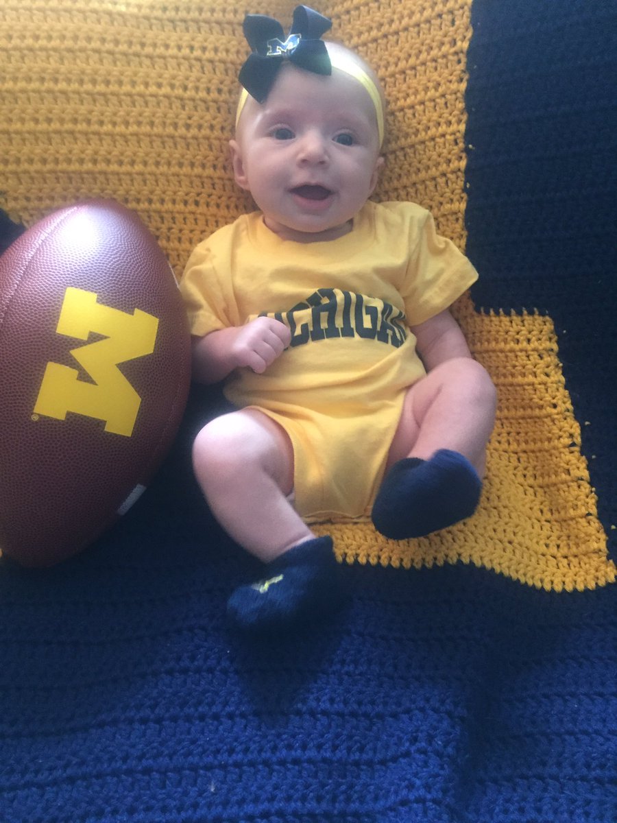 Bwilliams1002's tweet photo. Nora's first College Game Day! #GoBlue https://t.co/rxSmjIMwOO