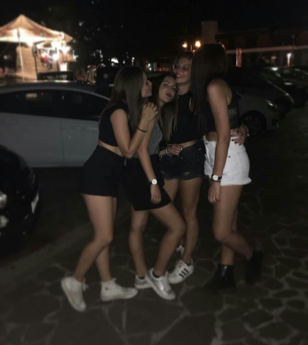 CarlaLausin's tweet photo. @Tamarajuste @nooelyez Las que valeeeen🔐💟 https://t.co/7wI0NdfpBj