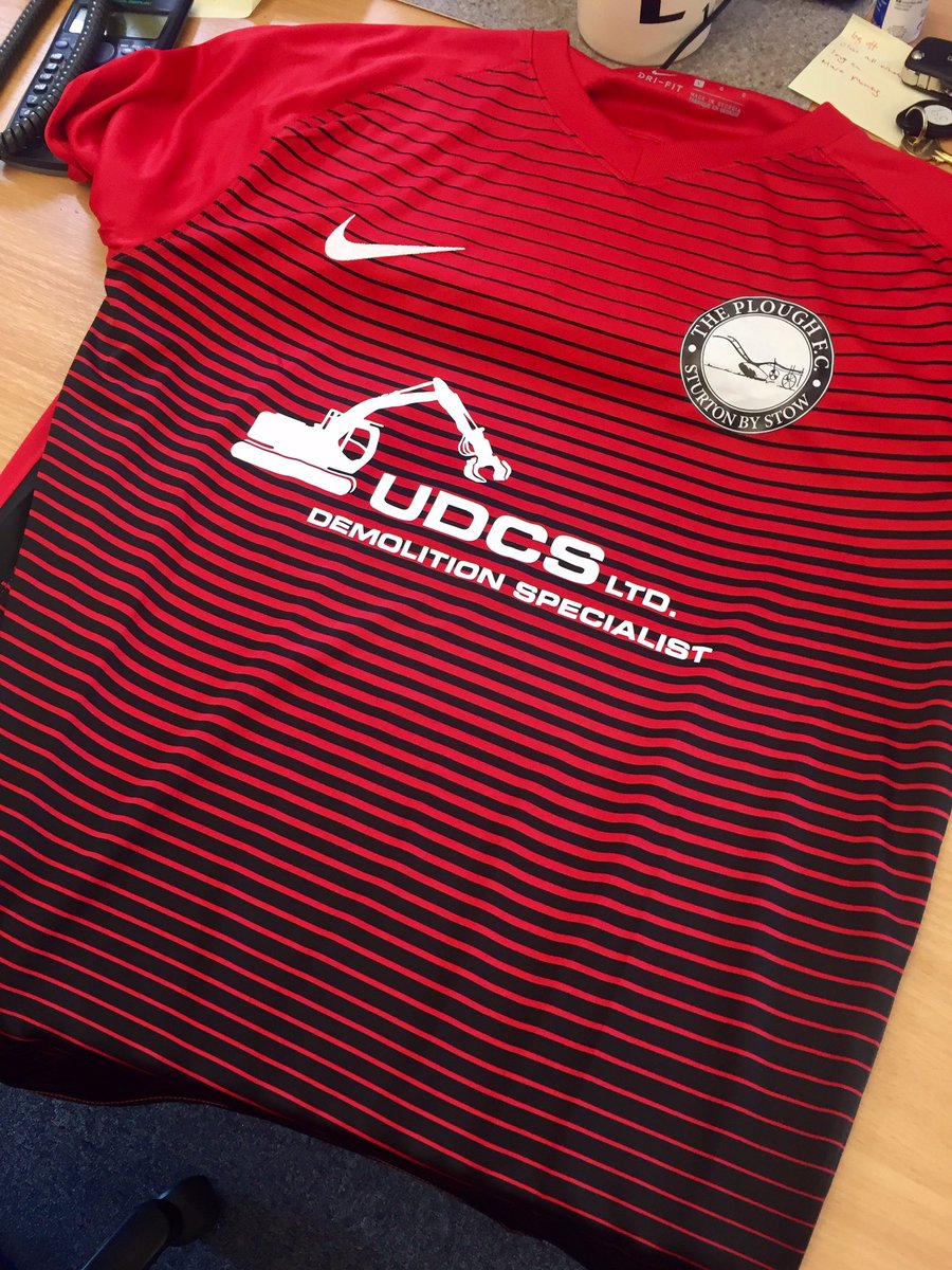 Quality gesture from <a href="/UDCSLTD/">Demolition</a> sponsoring and helping supply our new kit for the upcoming season! 🔴⚫️🔴⚫️ <a href="/LSundayleague/">Lincoln SundayLeague</a>