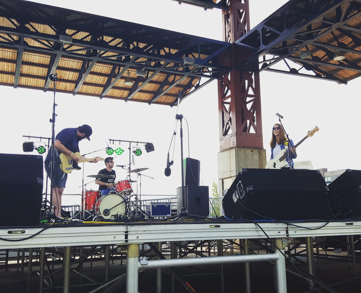 EllipsisDuluth's tweet photo. #DuluthMusic @thefarsights rockin it @TwinCitiesPride @BayfrontDuluth #DSPRIDE https://t.co/IYgsFaA5li