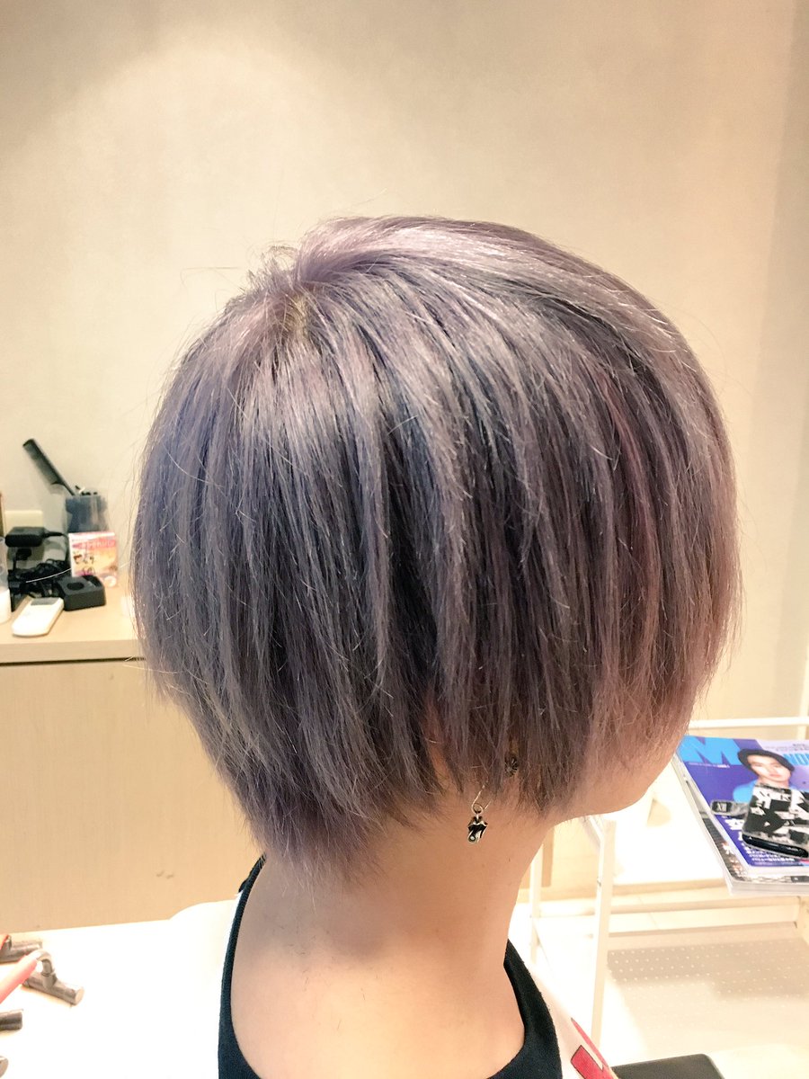 L Wis ルイス 代表 朝長祐介 Sug 武瑠くん Sug Takeru 日本武道館前にヘアメンテナンス ブリーチ２回して プラチナクラウディラベンダー プラチナシルバーに ラベンダーとピンクをmixした光で色変わるカラーです 最高の舞台で感動をありがとう