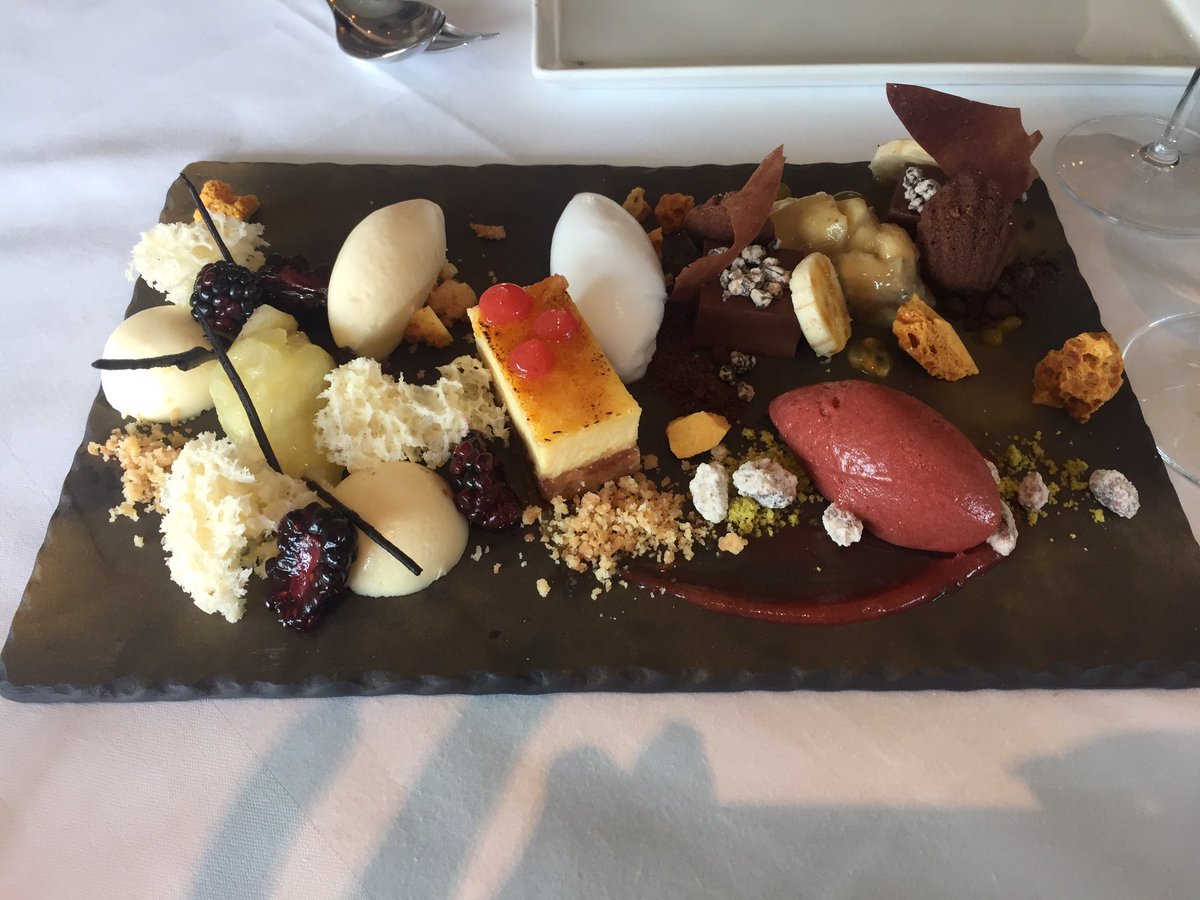 Michellenorman5's tweet photo. @richardbranson compliments to the chef @TheRoofGardens the food was incredible 👌🏼 - one very happy sister in law 😉 https://t.co/zHLvlpTtYc