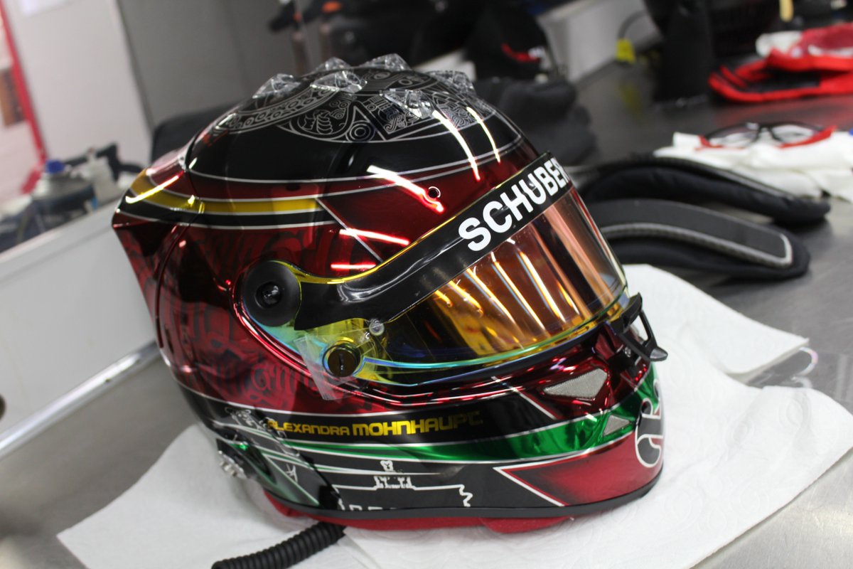 Amohnhaupt1's tweet photo. Mi nuevo casco para esta temporada, ¿les gusta? 😎 #FelizSabado https://t.co/7gklpWEo4r