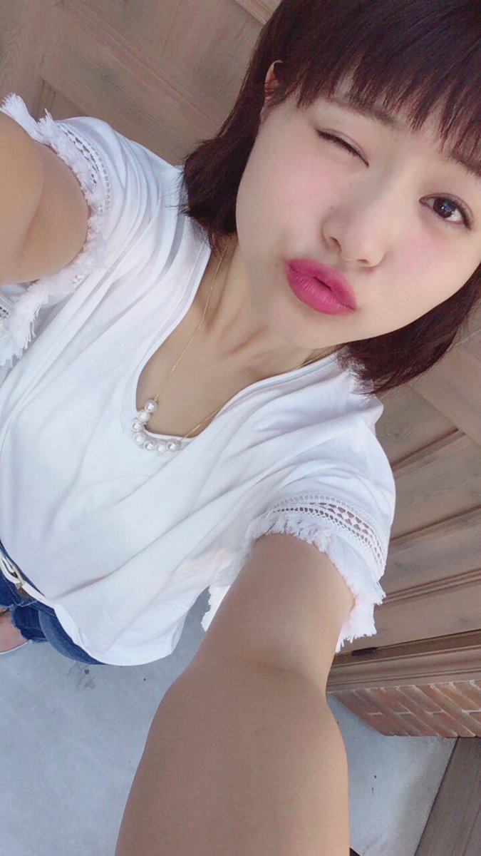 0511Ts's tweet photo. そして、ほんぼとゆうかちゃんも遊びに来てくれました😚💗いつまでも大切な２人。久しぶりに会えて嬉しかったな~◎
さて、出演が決まってからあっという間に2週間。ライブが終わってしまった。明日からまた別の世界👧🏻ほんまに素敵な時間をありがとう♩ また機会があれば、、どこかで\❤︎/ https://t.co/gvIZwDgFMW