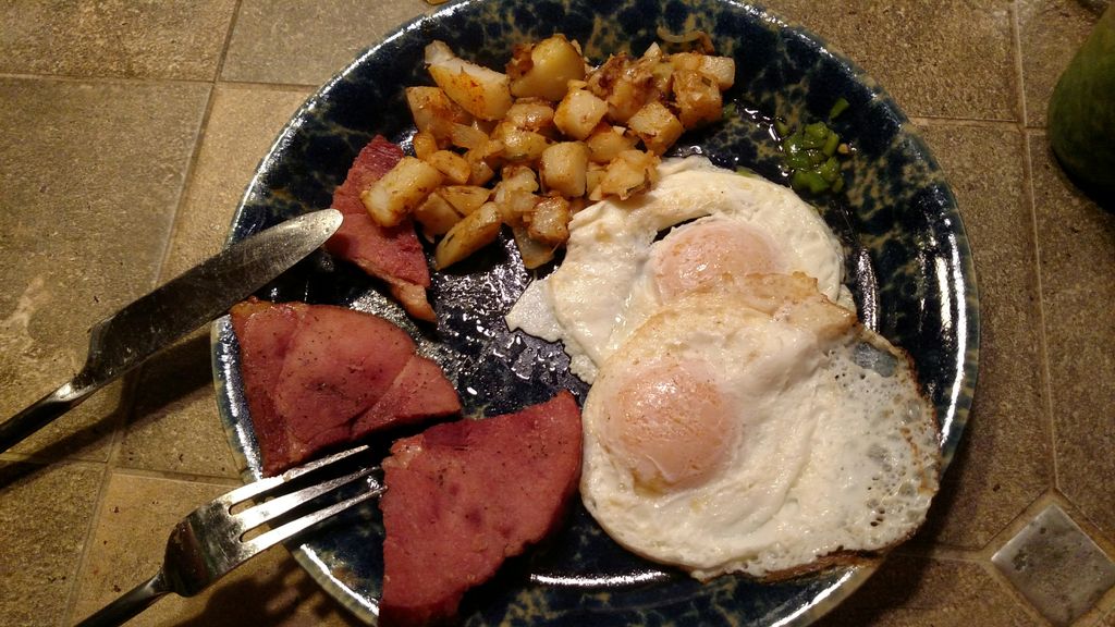 rwmenu's tweet image. #Fresh​ ingredients from the #garden make #homemade #breakfast better than almost any #restaurant.  #foodies #RoadWarriors #Homegrown