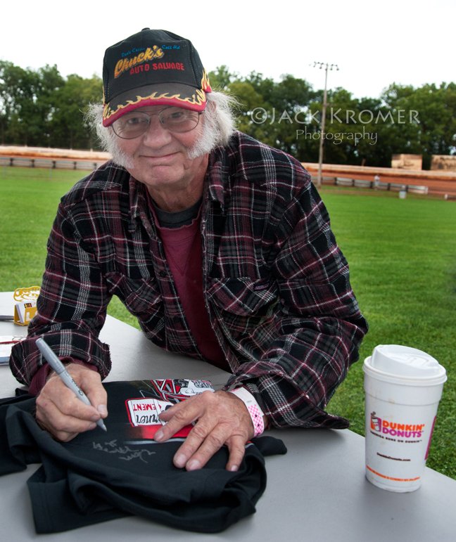kromerpics's tweet photo. I rarely go 2 a racetrack early 2 get an autographed t-shirt,but when I do..it would be for this guy--> Van May @WilliamsGrove #VanIsCool https://t.co/lA4yxtdfeH