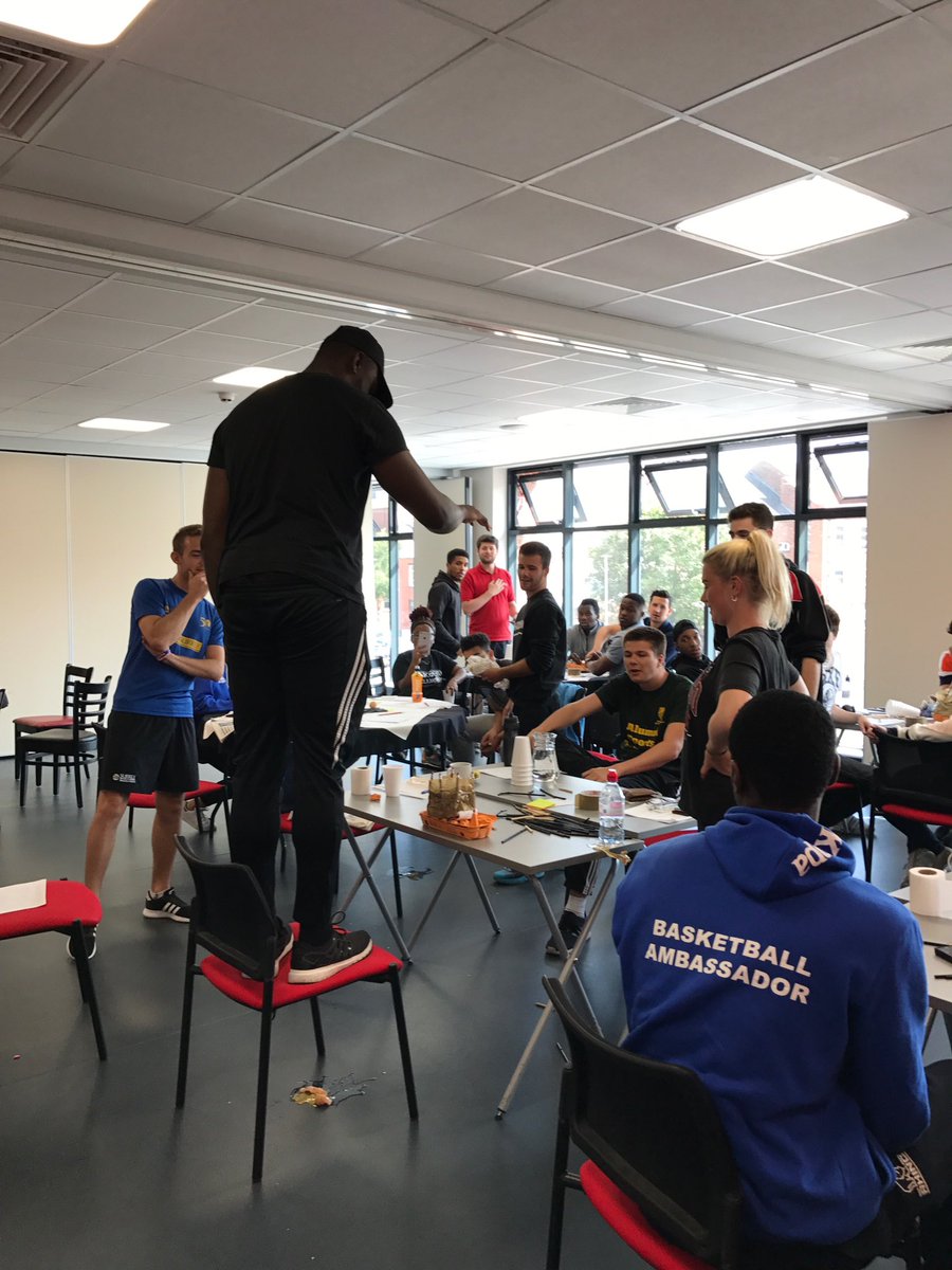 BasketballFndn's tweet photo. EGGcellent morning doing the the egg drop challenge #teambuilding #ambassador #basketball https://t.co/CIqNClFfWu