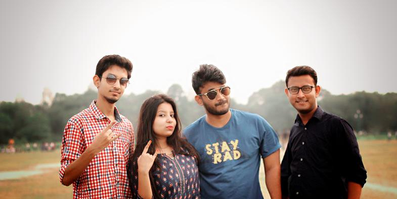transmissio's tweet photo. @fbb_india @fbbonline #SaptamiWithfbb me in blue ..😄 with my squad https://t.co/ePhf2CKRwD
