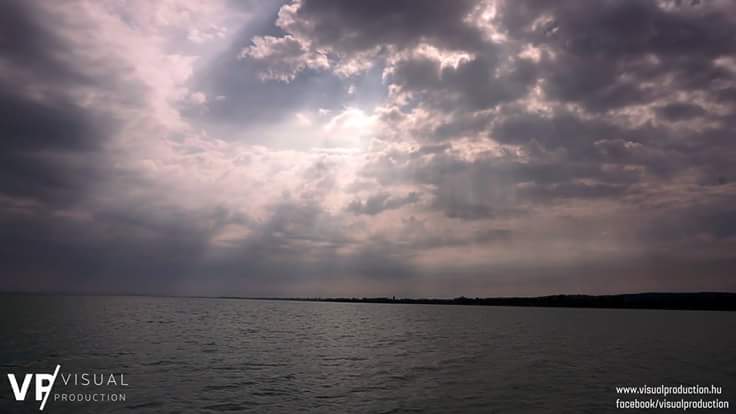 GaborFelfoldi's tweet photo. Shooting at the Lake #Balaton
#VisProd #lake #SonyAlpha #mertkellegyjofilm #digitalnomad #travel #sonyimages https://t.co/9mXXCsHAAb