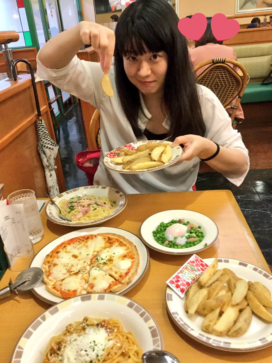 鈴木さほこ 今日も9月5日のリハ ダンサーのかなこちゃんとスタジオ入りましたー やっぱりかなこちゃんのダンス好きだし 話してるのも楽しい 1枚目の写真の真意は 9月5日来ていただけたらわかりますー笑 そしてリハの後はサイゼでご飯 今もなお