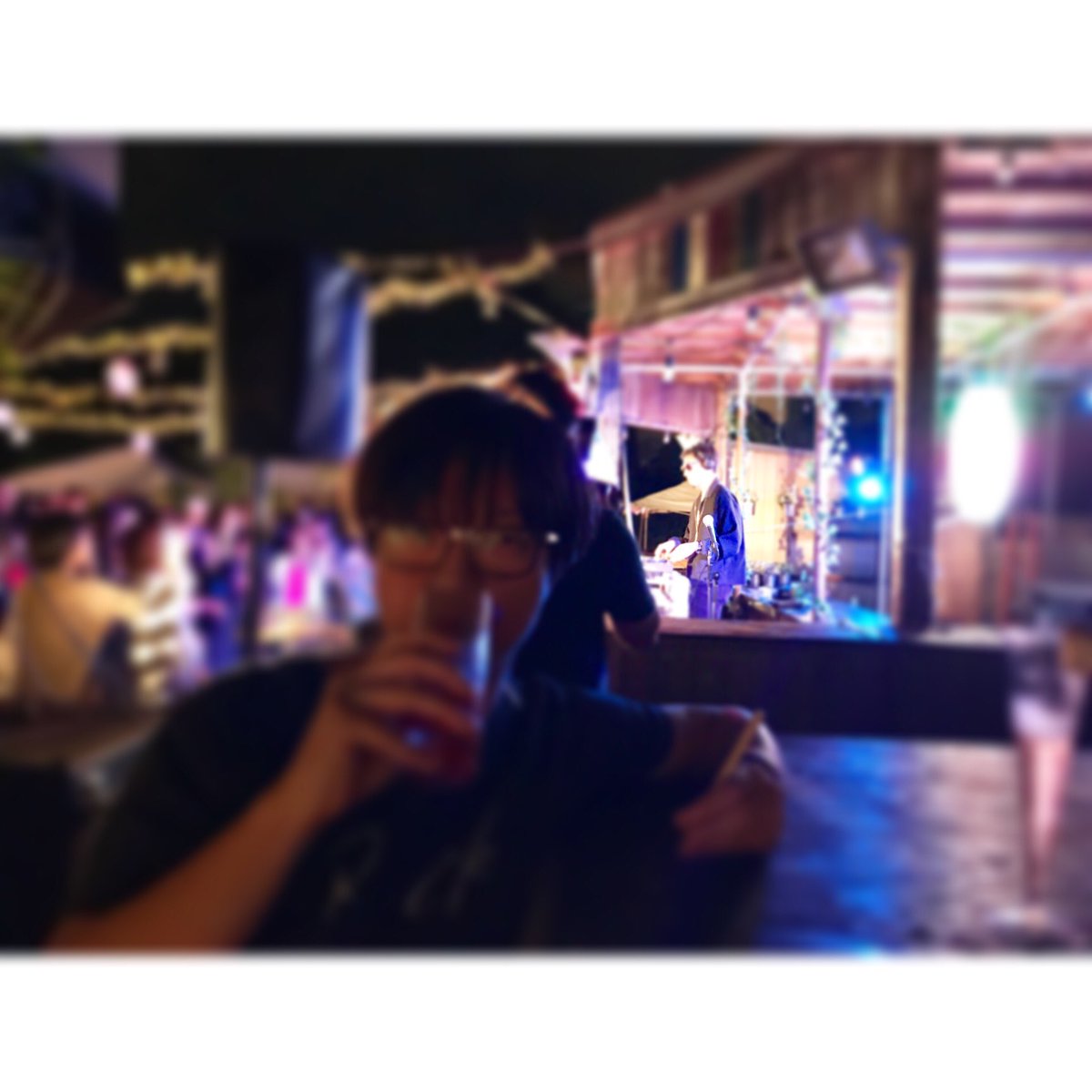 GeorgeAburai's tweet photo. 最高でした♪ tofubeats meets #tropicaldisco #トロピカルディスコ #summer #party #tropicalhouse #discoevent #sunsetbeach #記念写真 #飲んでるの #トマトジュース #tofubeats https://t.co/Fpe8DJkxsE