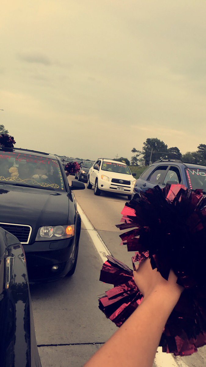 brenna_arm's tweet photo. Oh what a great way to start off freshman yearππ #OhWhenMaroon https://t.co/CaoDWosxV4