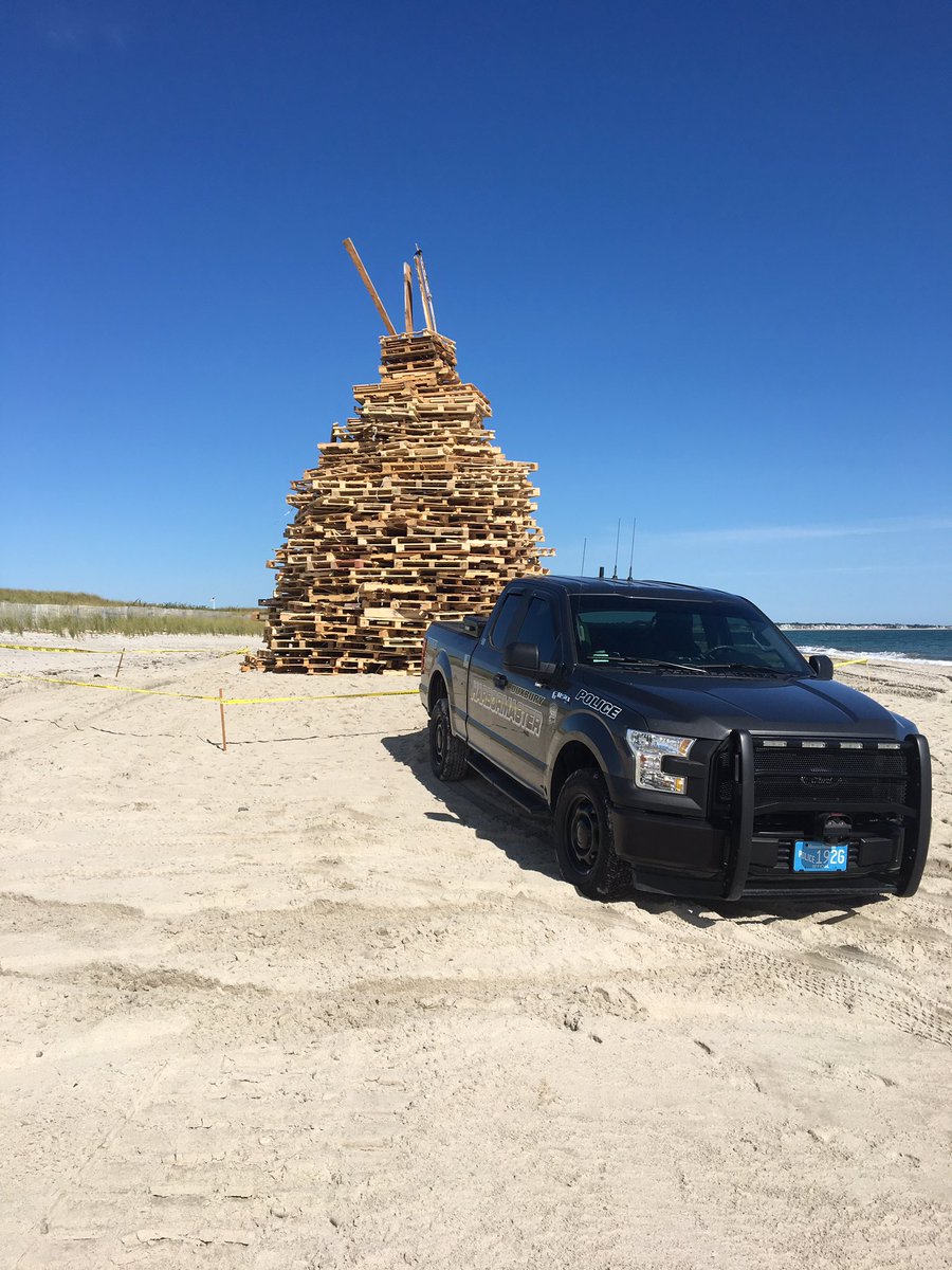 Duxbury Harbormaster On Twitter Tonight 4 10 Pm Is The Duxbury Beach Party Please Plan Accordingly Good Size Comparison Of The Bon Fire Https T Co Lfqljt2tfj Https T Co Ygeoesx0id