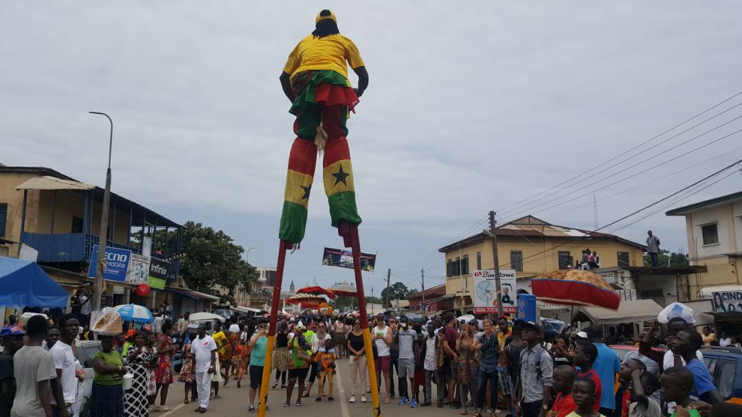 VoyagesAfriq's tweet photo. The excitement on the streets of Cape Coast is on fever pitch; the feeling is just as amazing #FetuAfahye #OguaaThings @MTNGhana @Activ8Gh https://t.co/PVptfqqtdZ