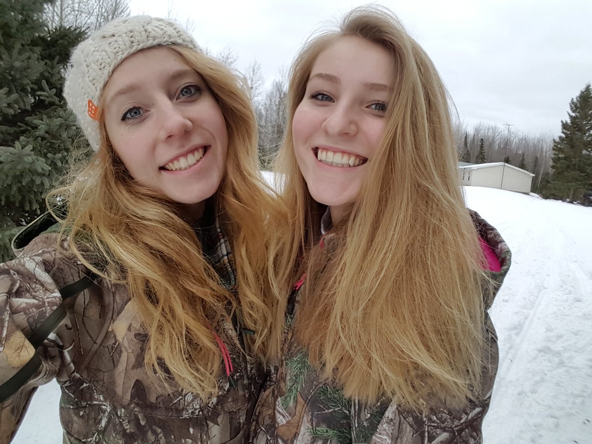 kaitlynhein's tweet photo. Happy birthday gf, love you and can't wait to spend the day with you 💞 #eclaircake #fireworks #18 @AllisonHein https://t.co/iJyyMeyIGm