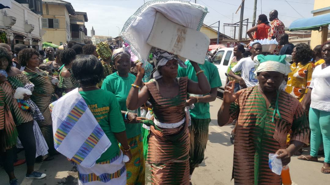 VoyagesAfriq's tweet photo. The excitement on the streets of Cape Coast is on fever pitch; the feeling is just as amazing #FetuAfahye #OguaaThings @MTNGhana @Activ8Gh https://t.co/PVptfqqtdZ