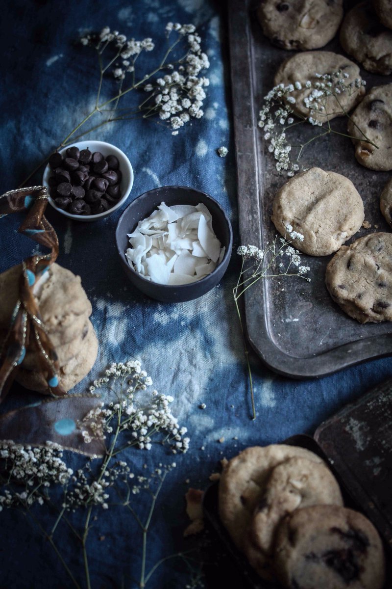BloggerMillyKay's tweet photo. Chocolate chips - coconut cookies https://t.co/HQvMGYz7jh