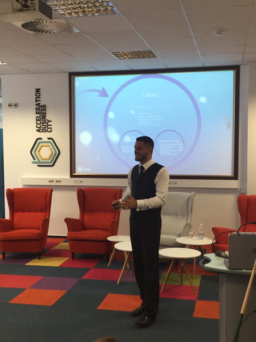 BledStratForum's tweet photo. @IskrenKrusteff leading today's last discussion about taking advantage of the full potential of entrepreneurship ecosystem #YoungBSF #BSF https://t.co/Eico7mZbWm