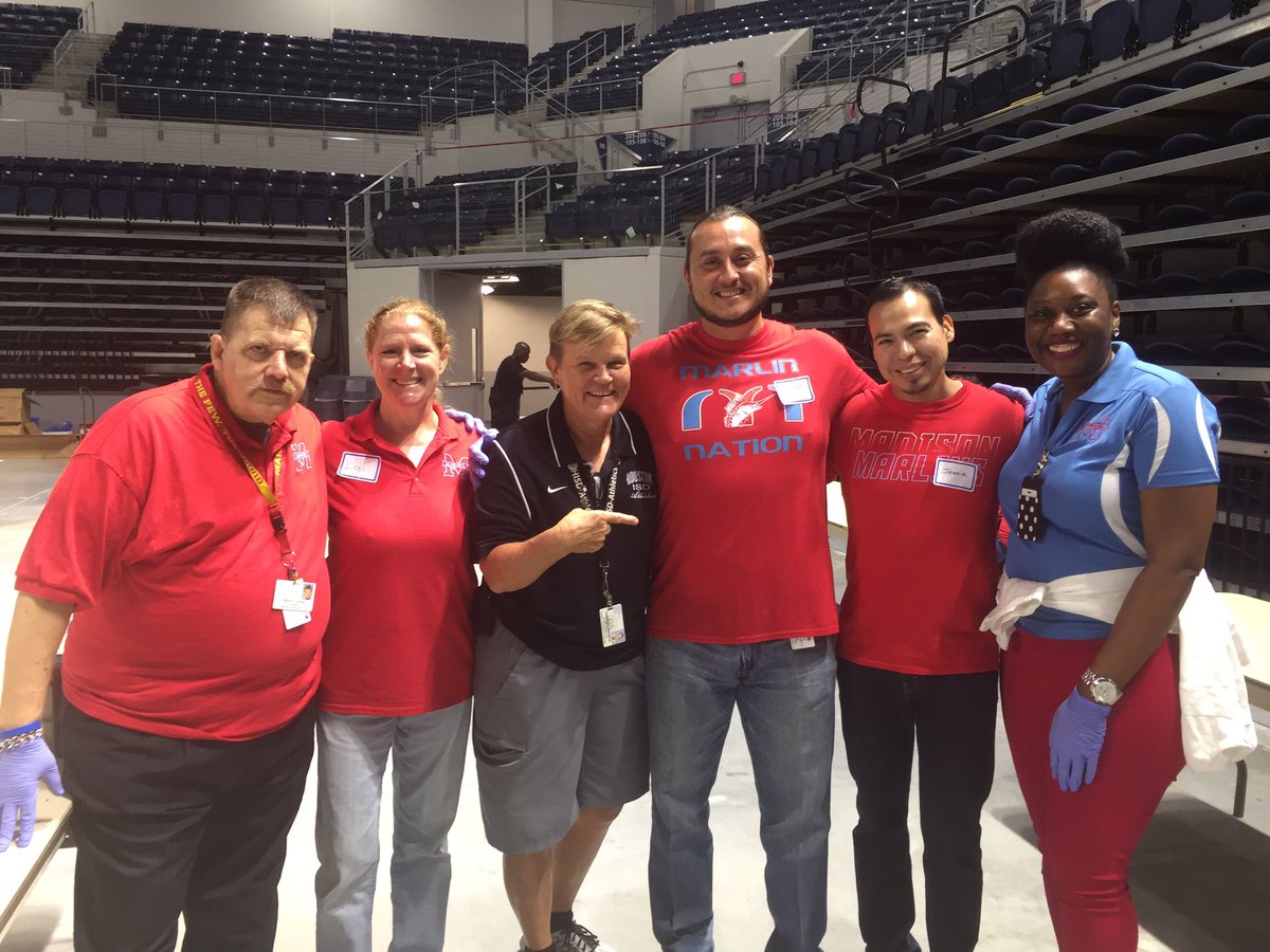 CCWilliams1908's tweet photo. Madison High School supporting the HISD Donation Drive! @madisonmarlins #TeamHISD #MarlinNation https://t.co/iIYOqDek2R