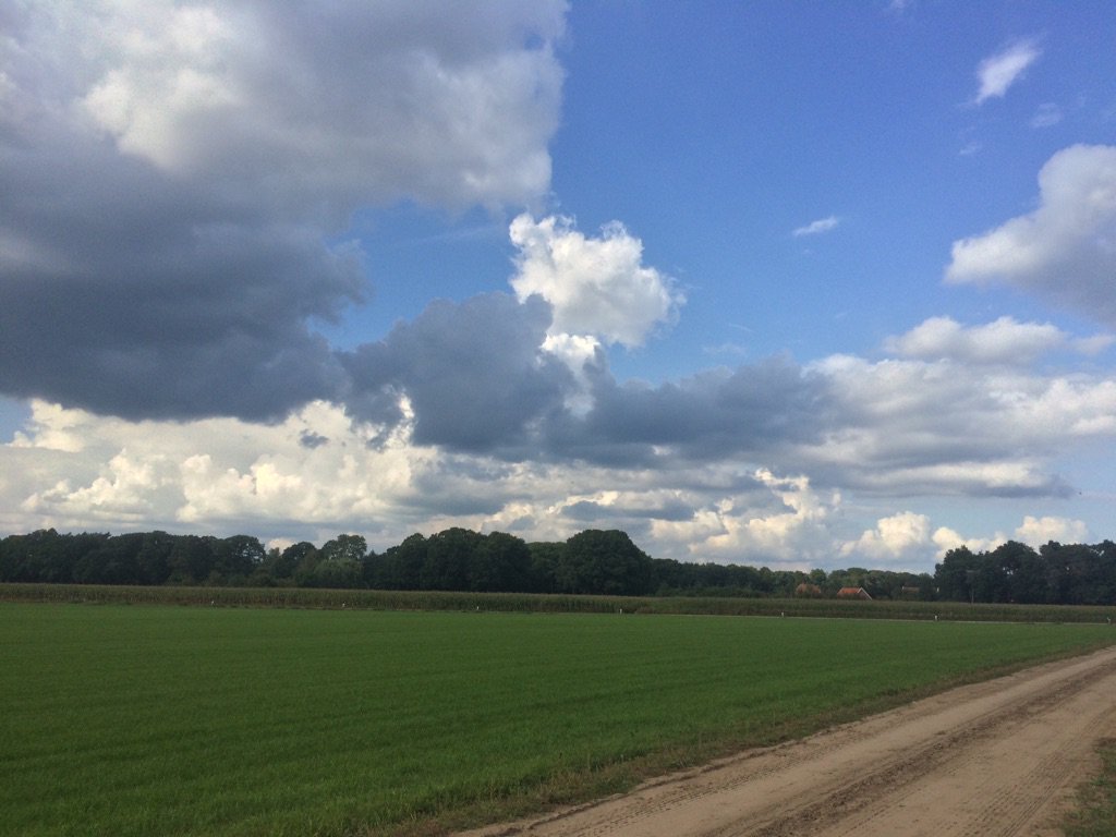 royleppink's tweet image. Mooie wolkenluchten vanmiddag boven #Winterswijk #Weerfoto