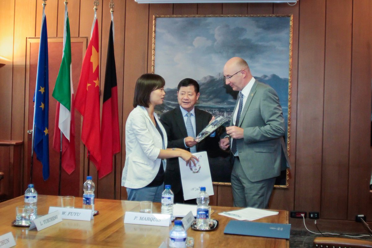 MaylinkGroup's tweet photo. Meeting between #Guizhou Province and #ValledAosta Region, organized by Maylink, focused on cooperation opportunities in mountain tourism. https://t.co/vupxwcUWYH