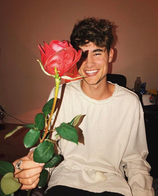 Happy Birthday to THE Kian Lawley 