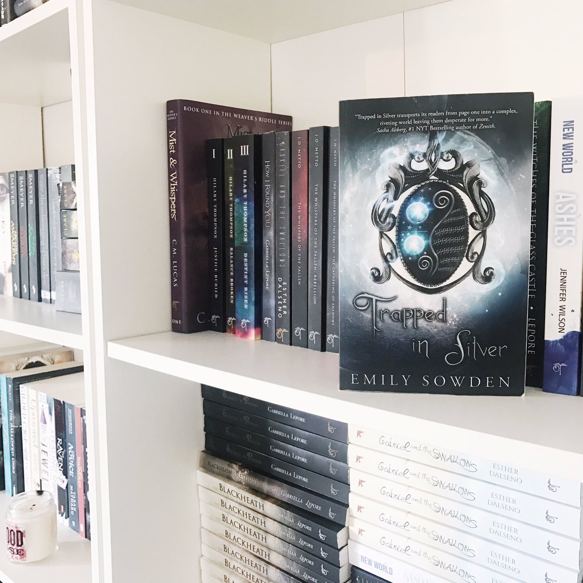 BenAldersonBook's tweet photo. #TrappedinSilver by @EtSowden spoiler free thought thread!
#Fantasy #Oftomes #ReRead https://t.co/FTFYxI3iNT https://t.co/eZ8yapUZtl
