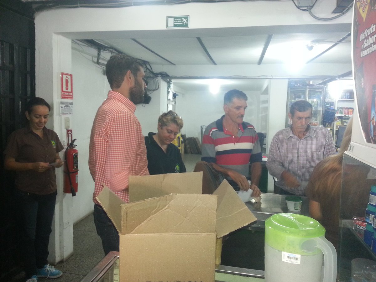 PJAndresBello's tweet photo. Visita de nuestro candidato a la Gobernación @JuanRequesens Al Municipio Andrés Bello #VamosPaLante #Tachira #1Sep https://t.co/T36OM7RtHG