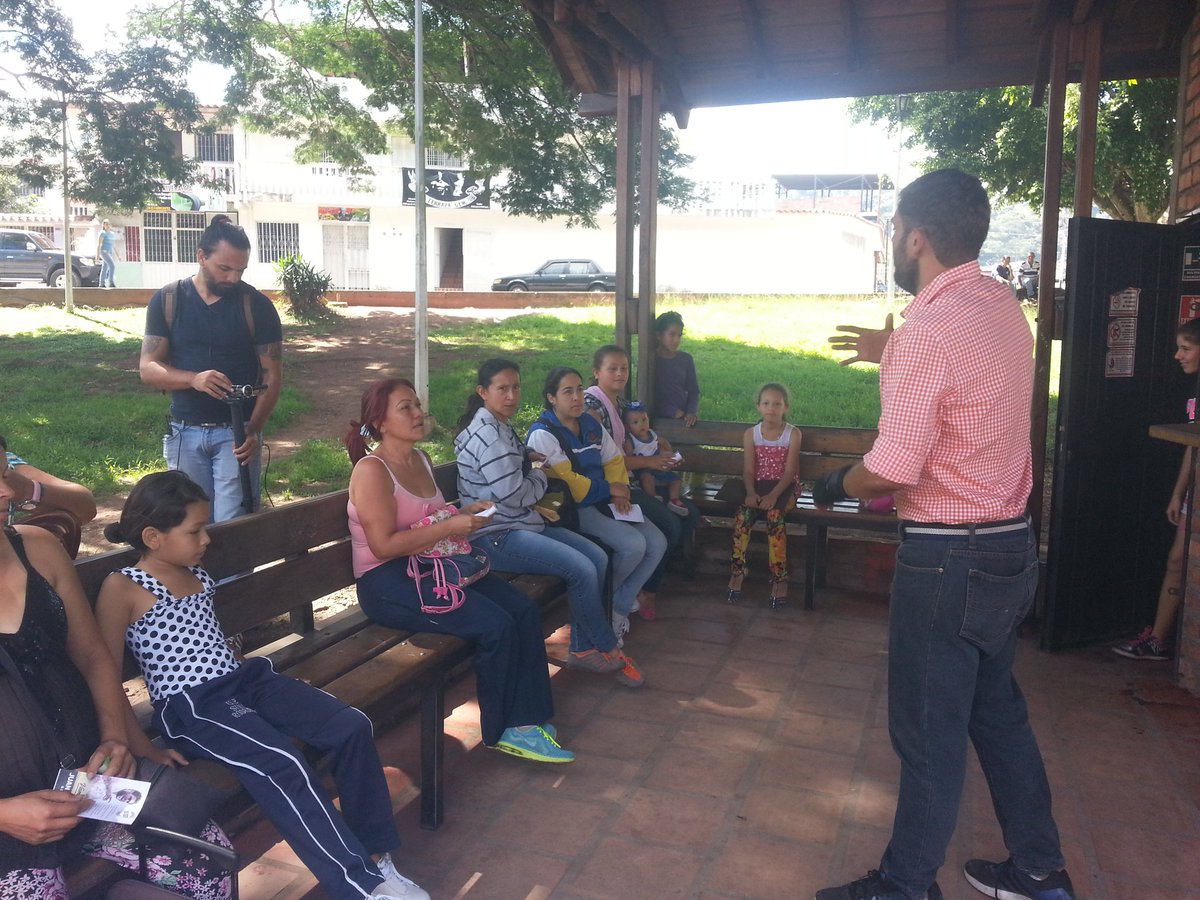 PJAndresBello's tweet photo. Visita de nuestro candidato a la Gobernación @JuanRequesens Al Municipio Andrés Bello #VamosPaLante #Tachira #1Sep https://t.co/T36OM7RtHG