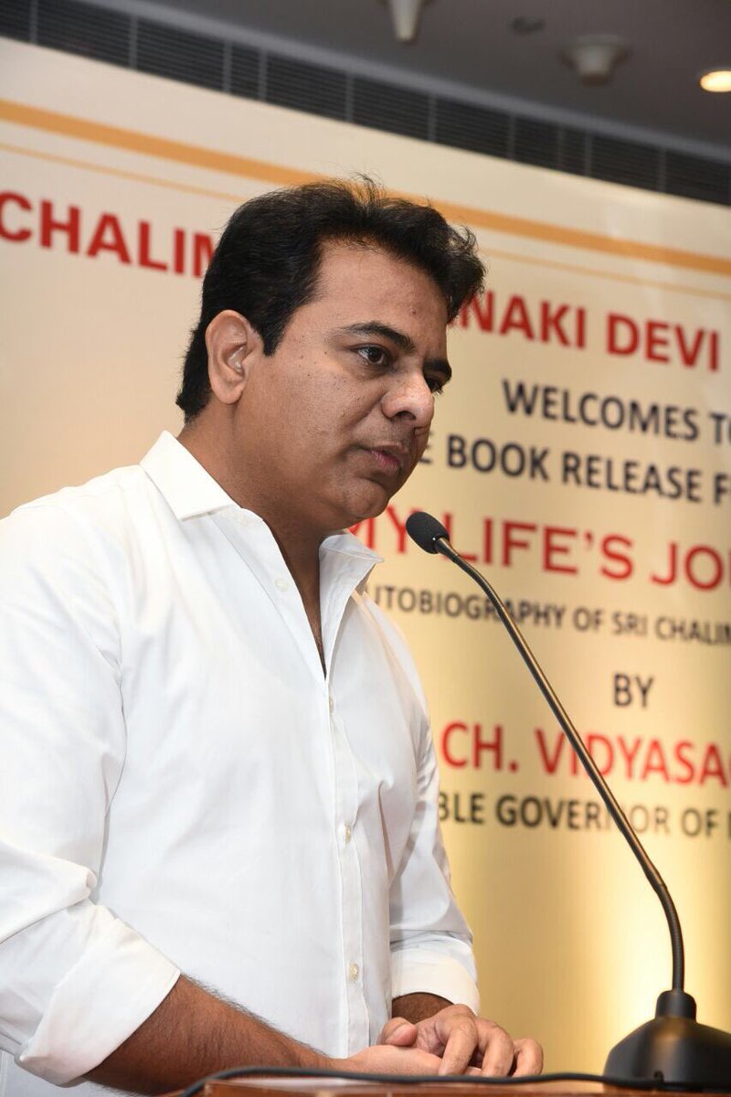 KTRBRS's tweet photo. Attended the launch of former minister Sri C. Anand Rao's autobiography.  Maharashtra Governor Sri Vidyasagar Rao Garu was the chief Guest https://t.co/mImkA4eqLL