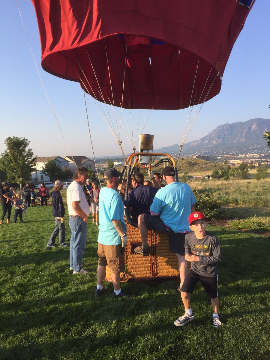 nosajmunson's tweet photo. The #LaborDayLiftOff Weekend is off to a great start! We chased & helped land Team Liberty's Balloon this Morning!
#CSLDLO #LDLO2017 https://t.co/1hikhdAjiq