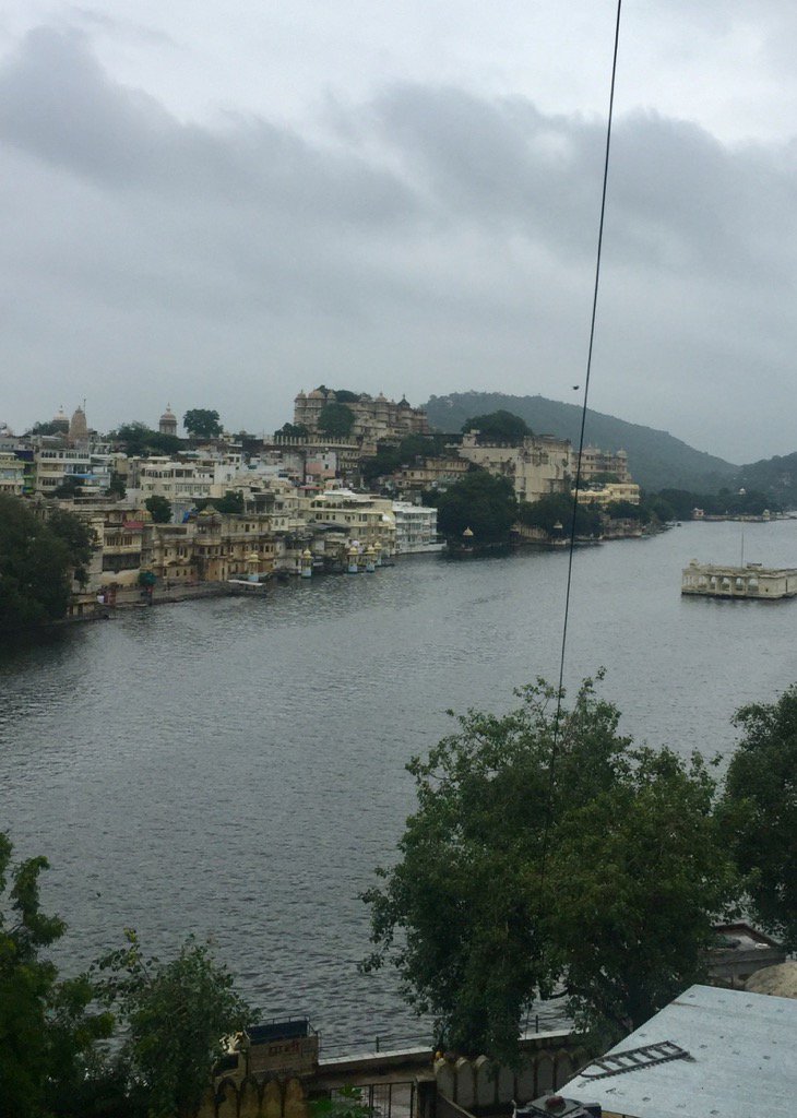 #Udaipur most butiful..view frm my hotelroom KarohiHaveli of LakePiccholia &amp; its ghats &amp; CityPalace atop the hill 😍😍😍