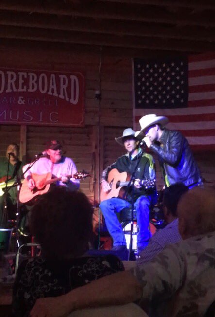 bobbyj1010's tweet photo. Thanks @wmmorgan for a great show @nashvillepalace also for coming over to @ScoreboardNash #cheapcologne 👌 https://t.co/7SbrQPNNrd