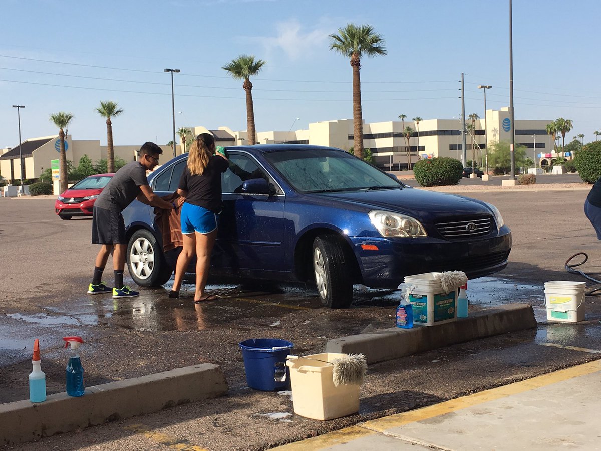 AvidWW's tweet photo. We are at the corner of University and Alma School until 11am! Come on out and support Westwood AVID! 🚗🚗 https://t.co/PVYMHNsVoz