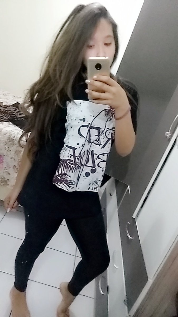 Jeniffer1890's tweet photo. Oiii já acordamos assim toda plena ✌💓 https://t.co/3rFFBc9rNq