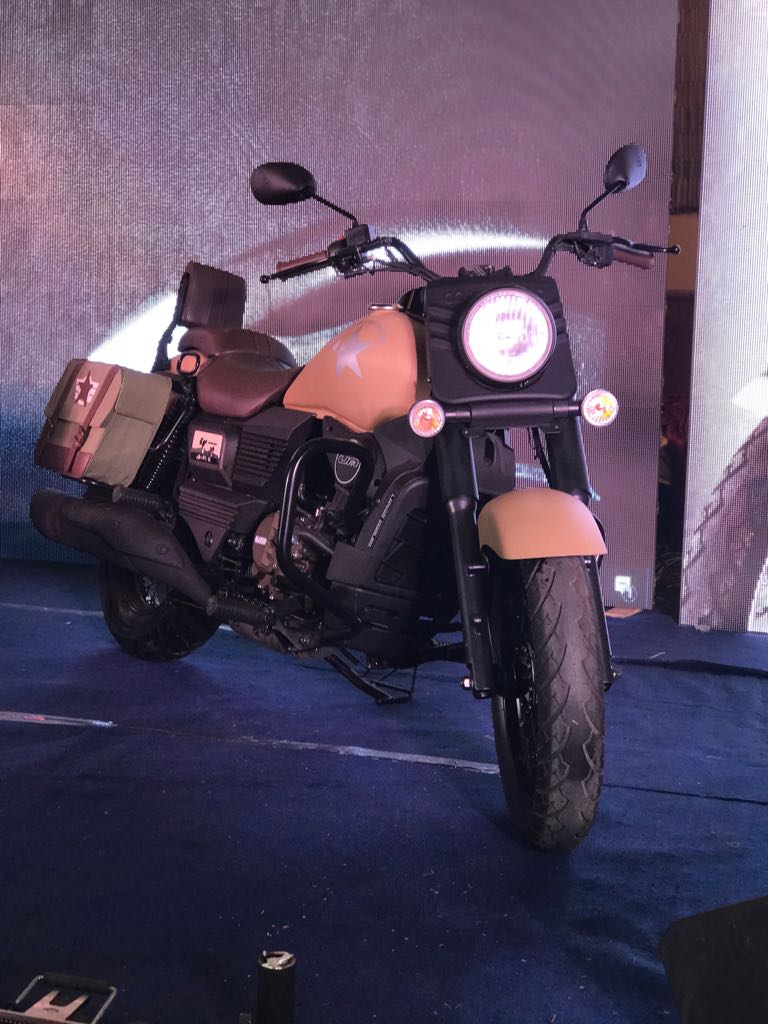 PowerDrift's tweet photo. @UMMotorcycles introduces the Commando Mojave for INR 1.8 lakh (ex-showroom Delhi); gets unique paint-job inspired by the Mojave Desert. https://t.co/jGco7uj9vu