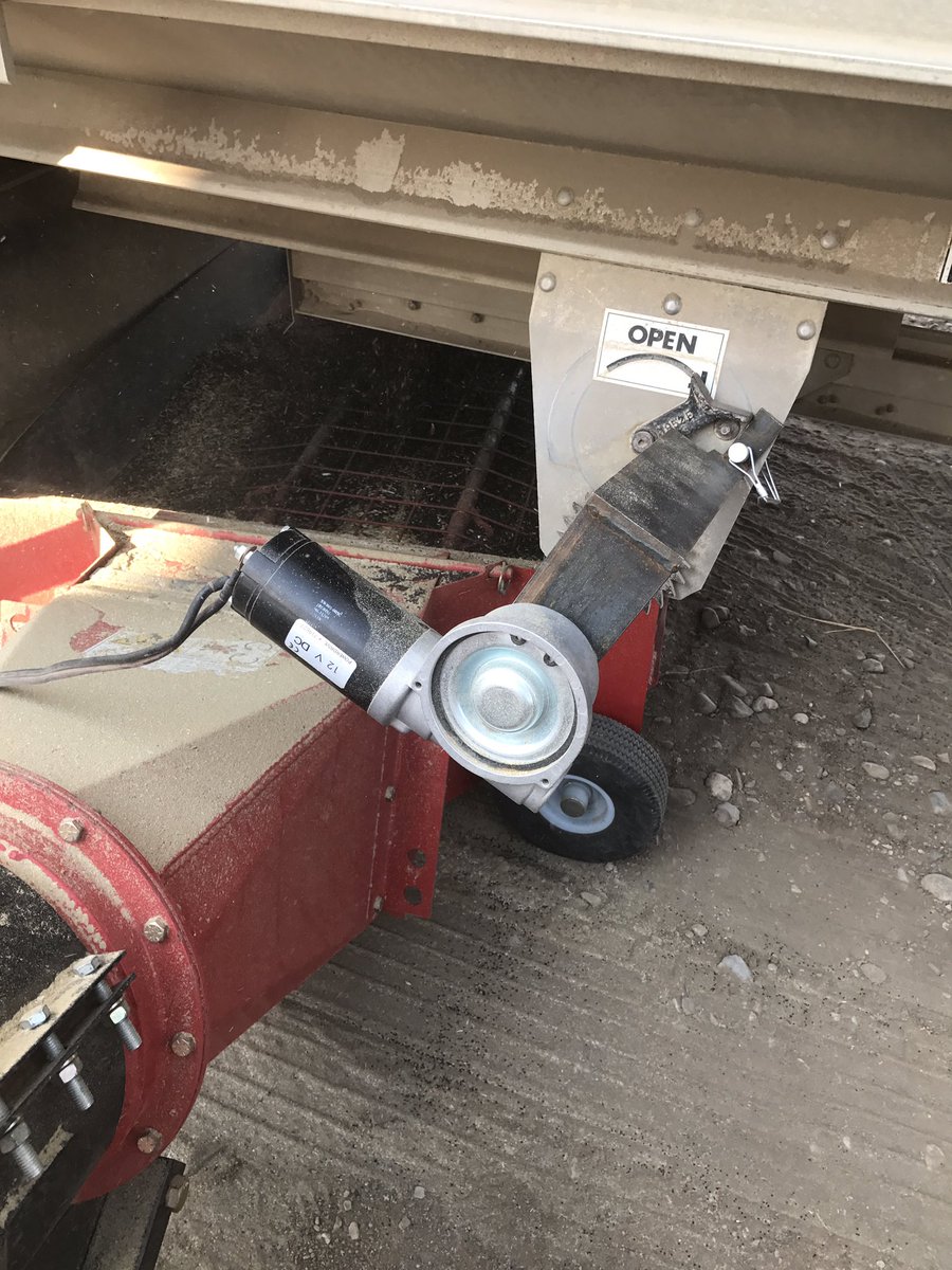 dean_erickson's tweet photo. No crank issues. Runs off swing controller #truckerproblem https://t.co/I7xgw1WfgO