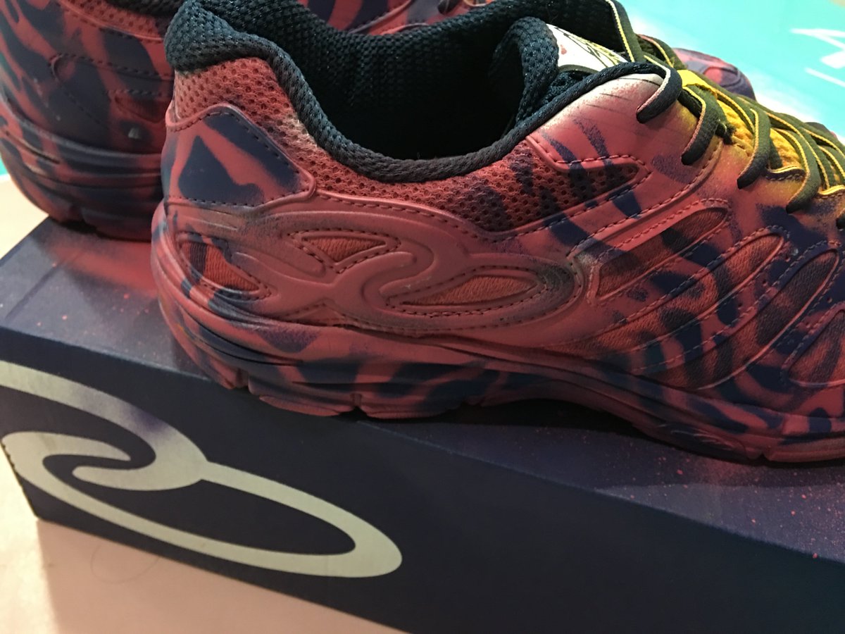 somosvoley_web's tweet photo. [SORTEO] ¡Apurate que estas zapatillas únicas buscan dueño! ¿Cómo participar? Seguí a @OlympikusArg, a nosotros y dale RT al twit. https://t.co/dYGdQswR5T