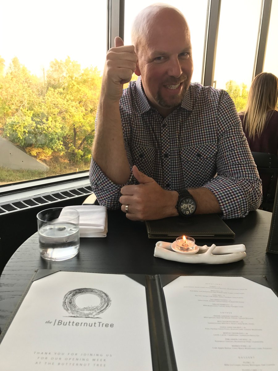 tinabee_77's tweet photo. You need 2 eat @ the new #yeg restaurant @butternut_tree amazing local wines, superb food, 👌view &amp; top service @ExploreEdmonton @cherbers2 https://t.co/A0vlqTdbuV