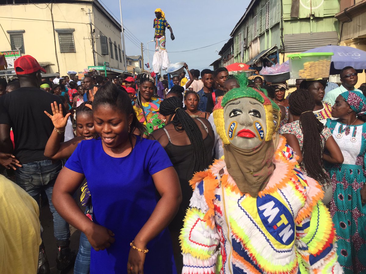 VoyagesAfriq's tweet photo. The #OguaaThings experience by @MTNGhana here #FetuAfahye is simply awesome, the crowd can't get enough of it @Activ8Gh @kojofabio @whthome https://t.co/ctOuTPyfhX