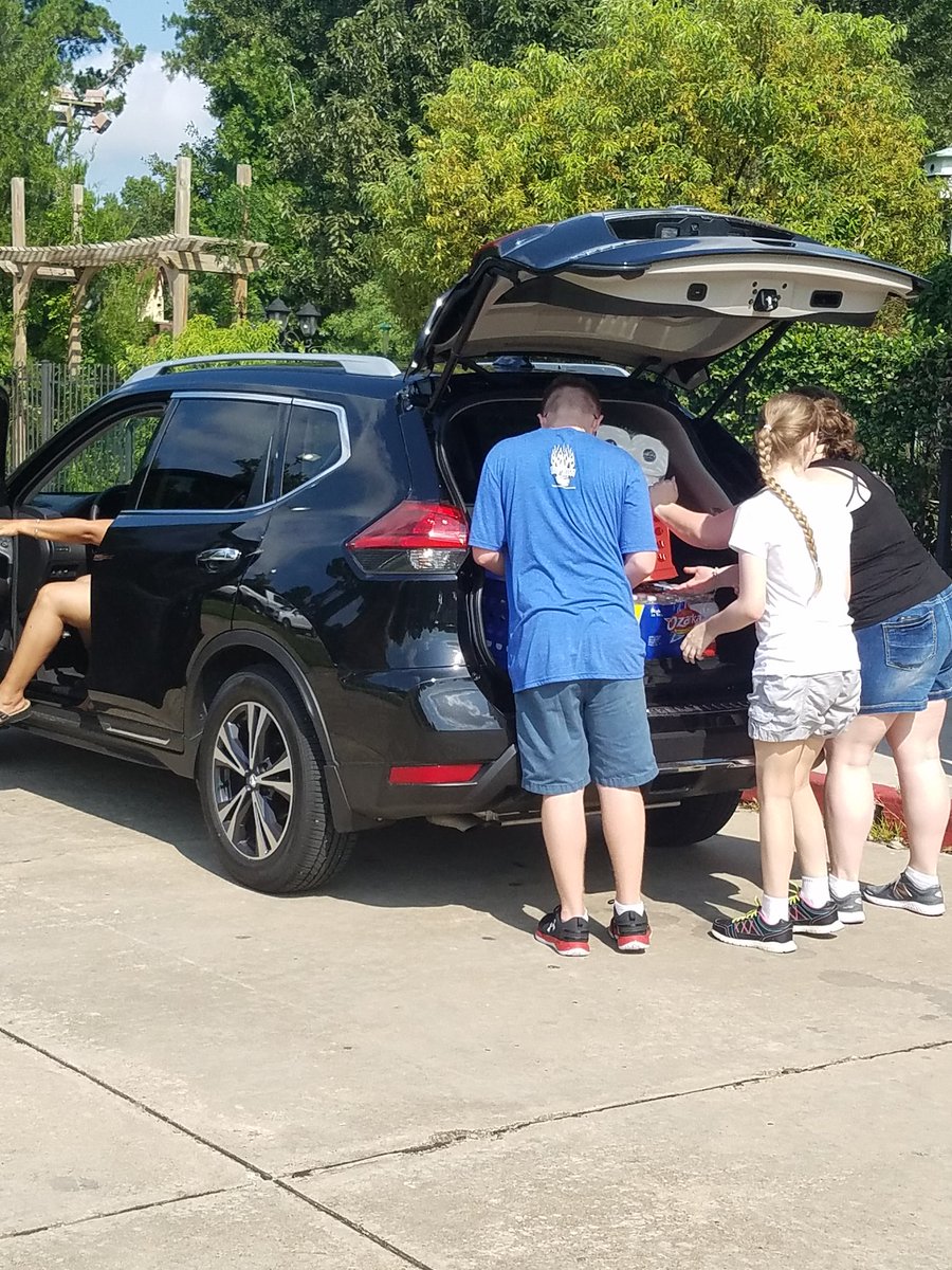 Hancockcfisd's tweet photo. Hancock Elementary Donation Drive Thru @Hancockcfisd @CyFairISD  10:00-1:00 https://t.co/QBq4COzeX7
