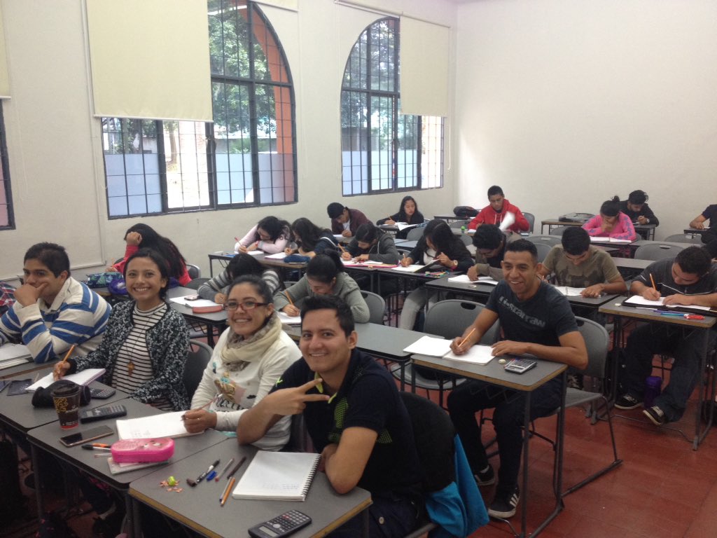 EstadisticaUV's tweet photo. Muy buena asistencia hoy sábado en las clases para inscritos por invitación #SomosEstadísticaUV 👏👏 https://t.co/Dg4rmGZ2dR