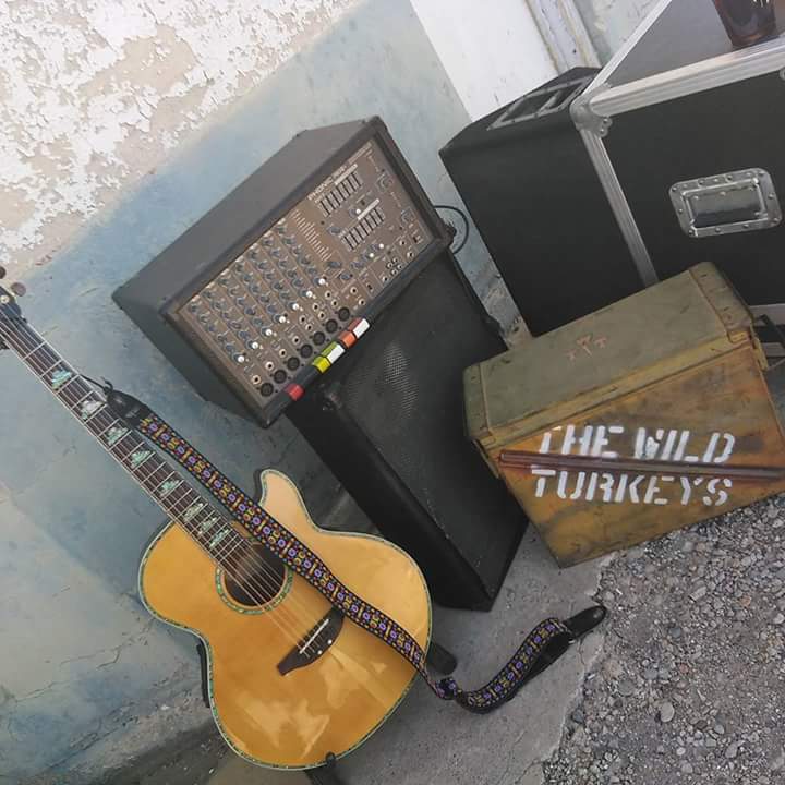 turkeys_the's tweet photo. Life without music is simply not life at all💙 https://t.co/OFu4JHutHP