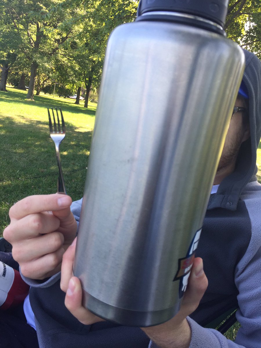 hollaholub3's tweet photo. WE FOUND A TINY FORK! @ElevateUltimate #LiveTweetingPractice #InternationalBaconDay https://t.co/GmJvTyT083